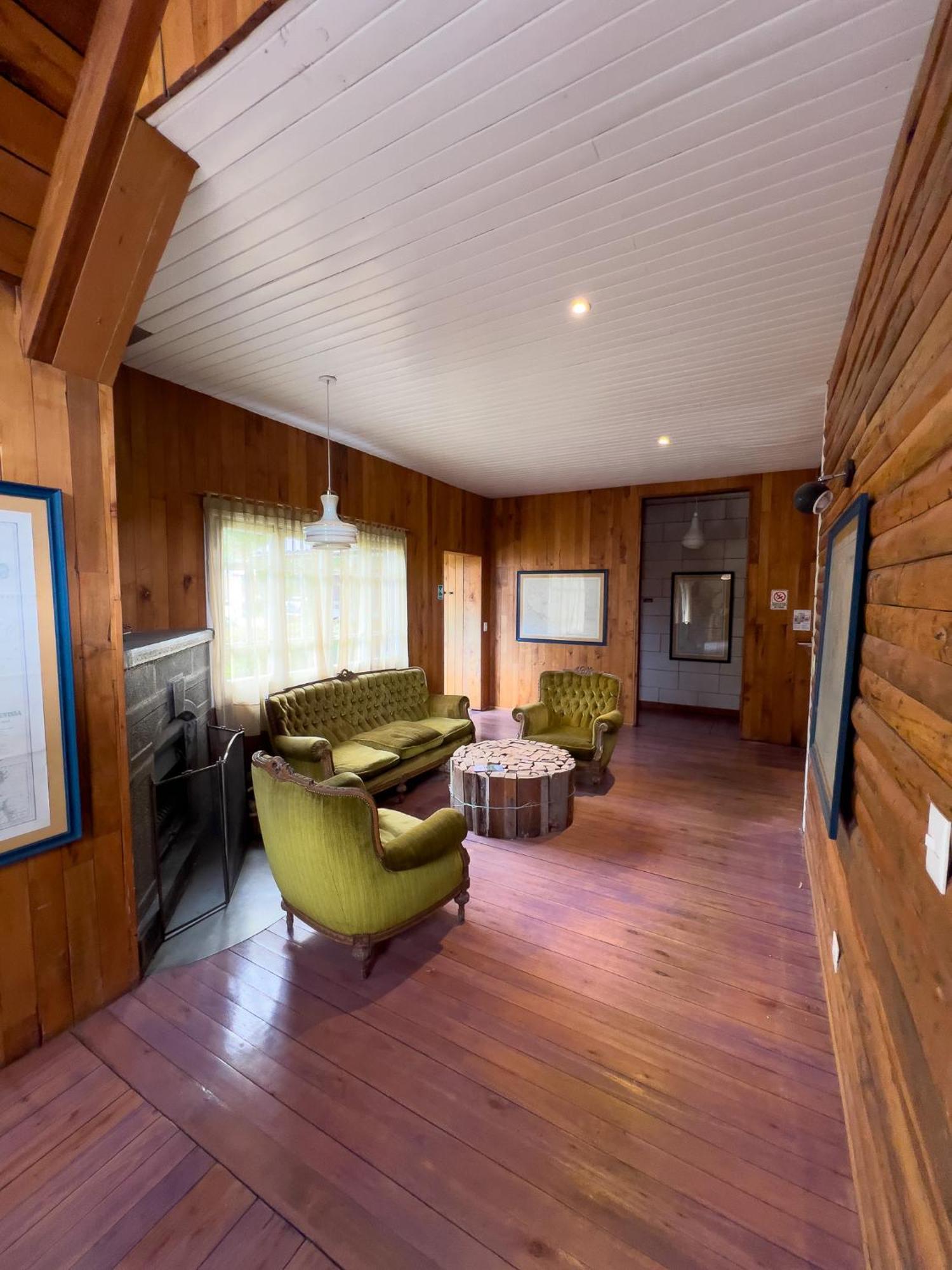 Wesley House Hosteria Boutique San Martín de los Andes Buitenkant foto