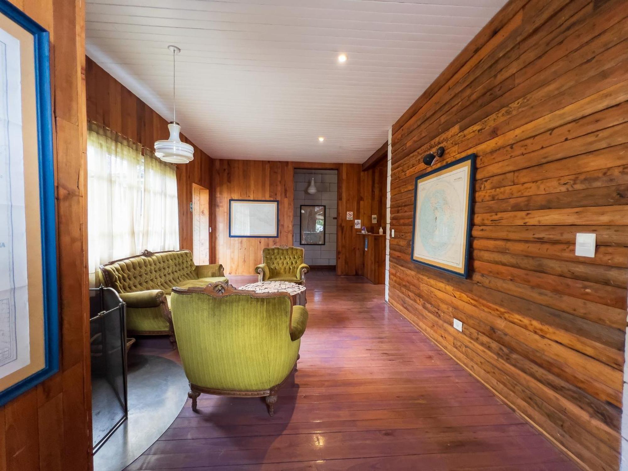 Wesley House Hosteria Boutique San Martín de los Andes Buitenkant foto